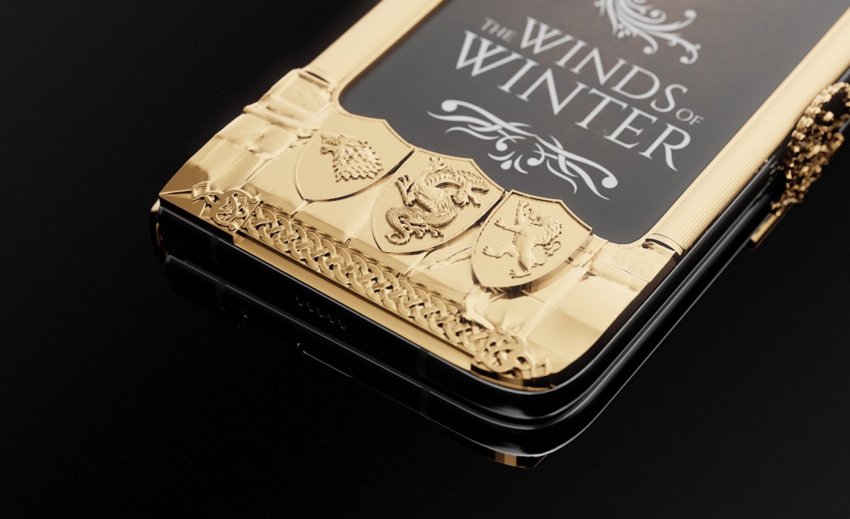 Chiêm ngưỡng Galaxy Fold dát vàng cho fan cuồng Game of Thrones: Vỏn vẹn 7 chiếc, đắt gần 200 triệu đồng - Ảnh 2. Chiêm ngưỡng Galaxy Fold dát vàng cho fan cuồng Game of Thrones: Vỏn vẹn 7 chiếc, đắt gần 200 triệu đồng - Ảnh 2.