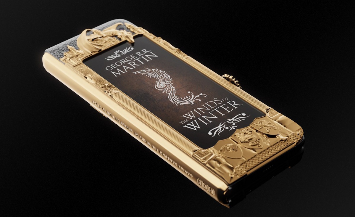 Chiêm ngưỡng Galaxy Fold dát vàng cho fan cuồng Game of Thrones: Vỏn vẹn 7 chiếc, đắt gần 200 triệu đồng - Ảnh 3. Chiêm ngưỡng Galaxy Fold dát vàng cho fan cuồng Game of Thrones: Vỏn vẹn 7 chiếc, đắt gần 200 triệu đồng - Ảnh 3.