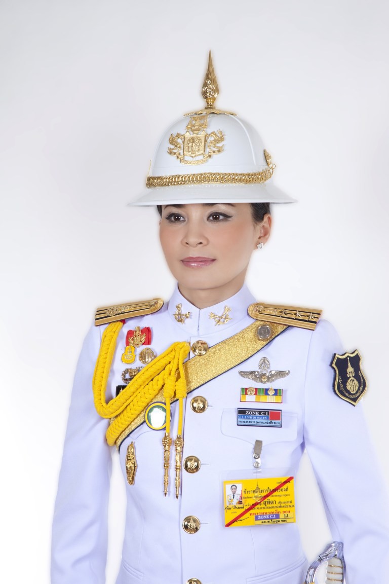 Tân Hoàng hậu Thái Lan tái xuất với một loạt khoảnh khắc hiếm có và nhận được ân sủng mới, ngày sinh nhật trở thành ngày lễ của quốc gia - Ảnh 6.