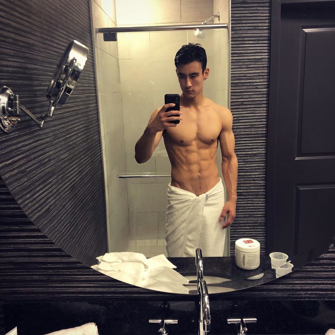 HOT: Lộ diện siêu anh hùng Châu Á đầu tiên của Marvel body sáu múi siêu gợi cảm - Ảnh 10. HOT: Lộ diện siêu anh hùng Châu Á đầu tiên của Marvel body sáu múi siêu gợi cảm - Ảnh 10.