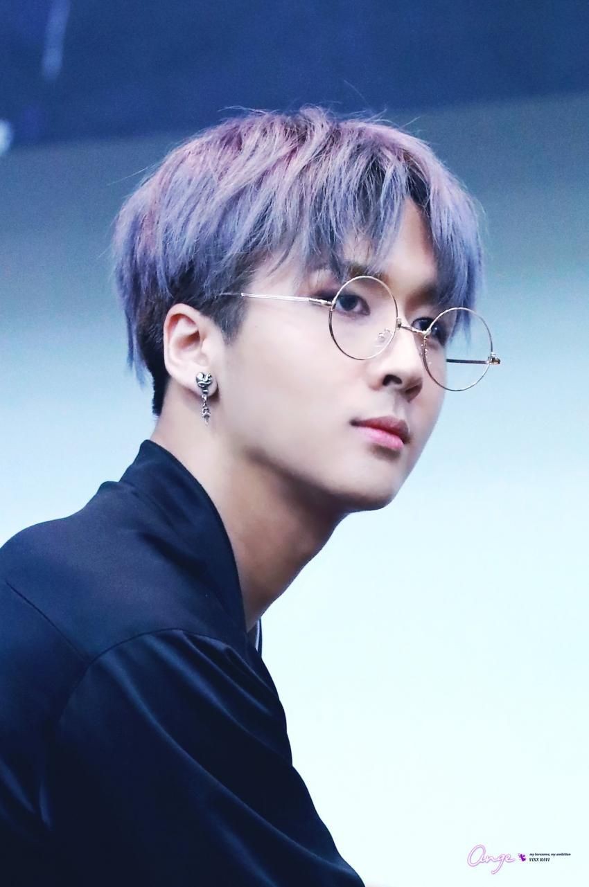 Boygroup nổi tiếng với concept độc đối diện “lời nguyền 7 năm”: 1 thành viên rời công ty, tương lai sẽ ra sao? - Ảnh 2. Boygroup nổi tiếng với concept độc đối diện “lời nguyền 7 năm”: 1 thành viên rời công ty, tương lai sẽ ra sao? - Ảnh 2.