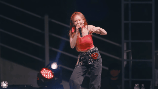 Khổ v&igrave; sexy như HyunA: 5 lần 7 lượt su&yacute;t l&acirc;m v&agrave;o cảnh lộ h&agrave;ng v&igrave; &aacute;o quần &ldquo;phản chủ&rdquo; - Ảnh 10.