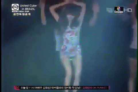 Khổ vì sexy như HyunA: 5 lần 7 lượt suýt lâm vào cảnh lộ hàng vì áo quần “phản chủ” - Ảnh 3.