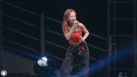 Khổ v&igrave; sexy như HyunA: 5 lần 7 lượt su&yacute;t l&acirc;m v&agrave;o cảnh lộ h&agrave;ng v&igrave; &aacute;o quần &ldquo;phản chủ&rdquo; - Ảnh 9.