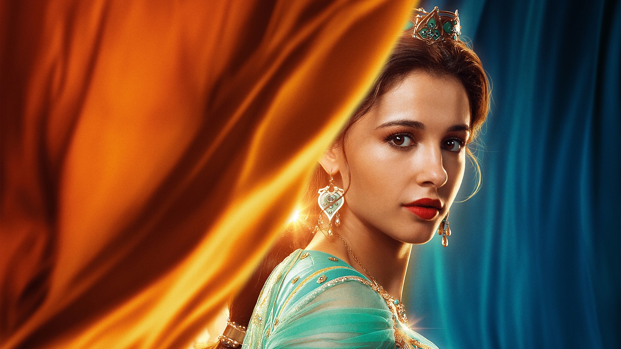 Jasmine đầu tiên của Aladdin Naomi Scott: Vẻ đẹp lai Á - Âu gây bão, từ ca sĩ vô danh thành công chúa mới của Disney - Ảnh 1. Jasmine đầu tiên của Aladdin Naomi Scott: Vẻ đẹp lai Á - Âu gây bão, từ ca sĩ vô danh thành công chúa mới của Disney - Ảnh 1.
