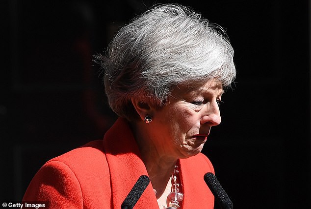 Khoảnh khắc xúc động khi người đàn bà thép Theresa May rơi nước mắt trong giây phút tuyên bố từ chức và 3 năm thăng trầm của nữ Thủ tướng Anh - Ảnh 3.