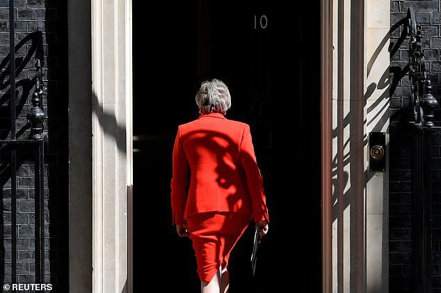Khoảnh khắc xúc động khi người đàn bà thép Theresa May rơi nước mắt trong giây phút tuyên bố từ chức và 3 năm thăng trầm của nữ Thủ tướng Anh - Ảnh 4.