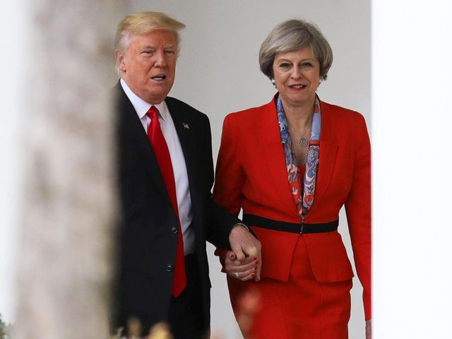 Khoảnh khắc x&uacute;c động khi người đ&agrave;n b&agrave; th&eacute;p Theresa May rơi nước mắt trong gi&acirc;y ph&uacute;t tuy&ecirc;n bố từ chức v&agrave; 3 năm thăng trầm của nữ Thủ tướng Anh - Ảnh 5.