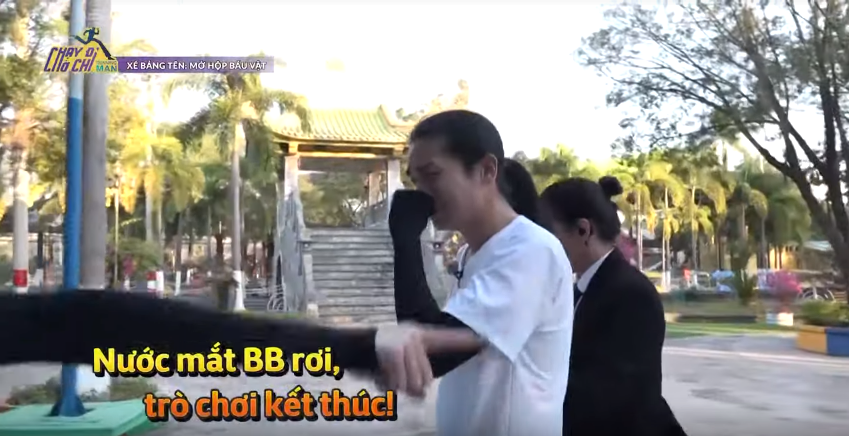Running Man: Không ngờ có ngày thánh chơi dơ BB Trần lại bị xé bảng tên chỉ vì... quá tin người! - Ảnh 6. Running Man: Không ngờ có ngày thánh chơi dơ BB Trần lại bị xé bảng tên chỉ vì... quá tin người! - Ảnh 6.