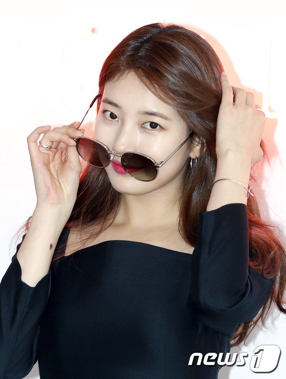 Nữ thần sắc đẹp Suzy g&acirc;y n&aacute;o loạn khu phố H&agrave;n v&igrave; đẹp lồng lộn, được d&agrave;n vệ sĩ hộ tống như b&agrave; ho&agrave;ng tại sự kiện - Ảnh 9.