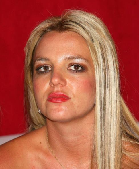 11 năm trước, Britney Spears cho ra lò biểu cảm Bích Nụ đi vào huyền thoại mà đến nay vẫn nhiều người tưởng là photoshop - Ảnh 6.