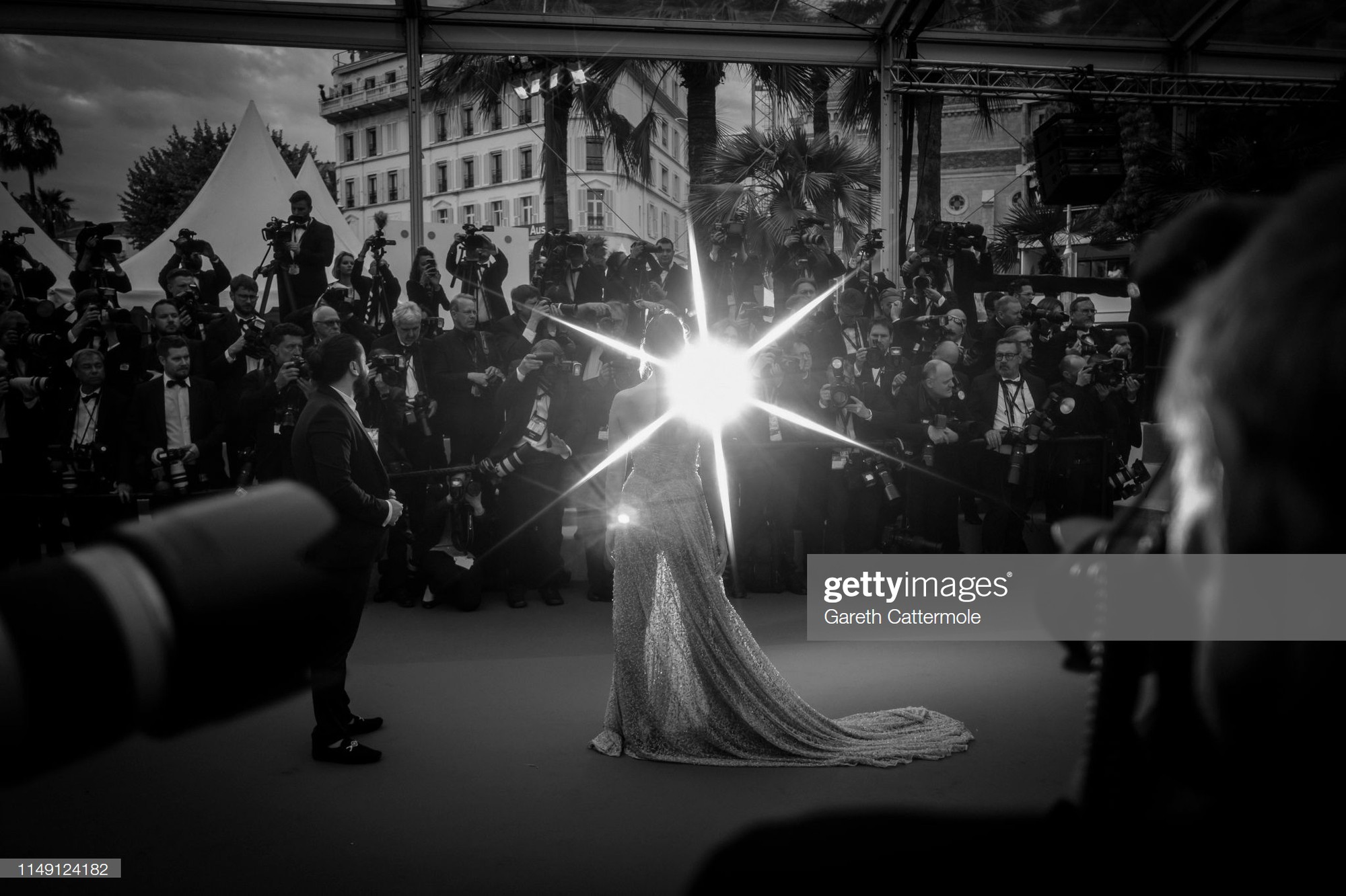 Top khoảnh khắc đắt giá nhất Cannes 2019: Dàn mỹ nhân 9X bất ngờ chiếm đa số, Selena và cặp đôi Brooklyn ấn tượng mạnh - Ảnh 22. Top khoảnh khắc đắt giá nhất Cannes 2019: Dàn mỹ nhân 9X bất ngờ chiếm đa số, Selena và cặp đôi Brooklyn ấn tượng mạnh - Ảnh 22.