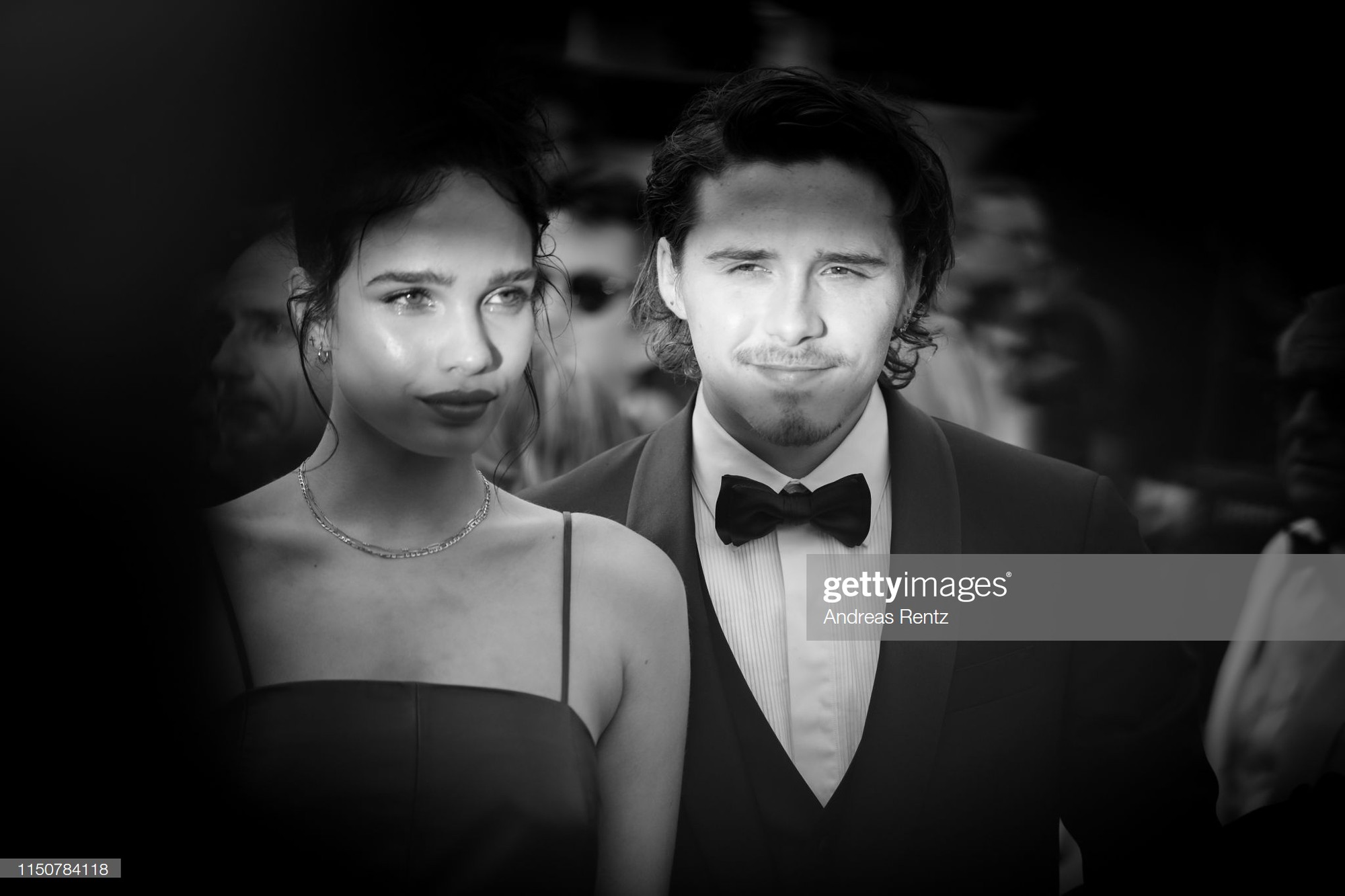 Top khoảnh khắc đắt giá nhất Cannes 2019: Dàn mỹ nhân 9X bất ngờ chiếm đa số, Selena và cặp đôi Brooklyn ấn tượng mạnh - Ảnh 4. Top khoảnh khắc đắt giá nhất Cannes 2019: Dàn mỹ nhân 9X bất ngờ chiếm đa số, Selena và cặp đôi Brooklyn ấn tượng mạnh - Ảnh 4.