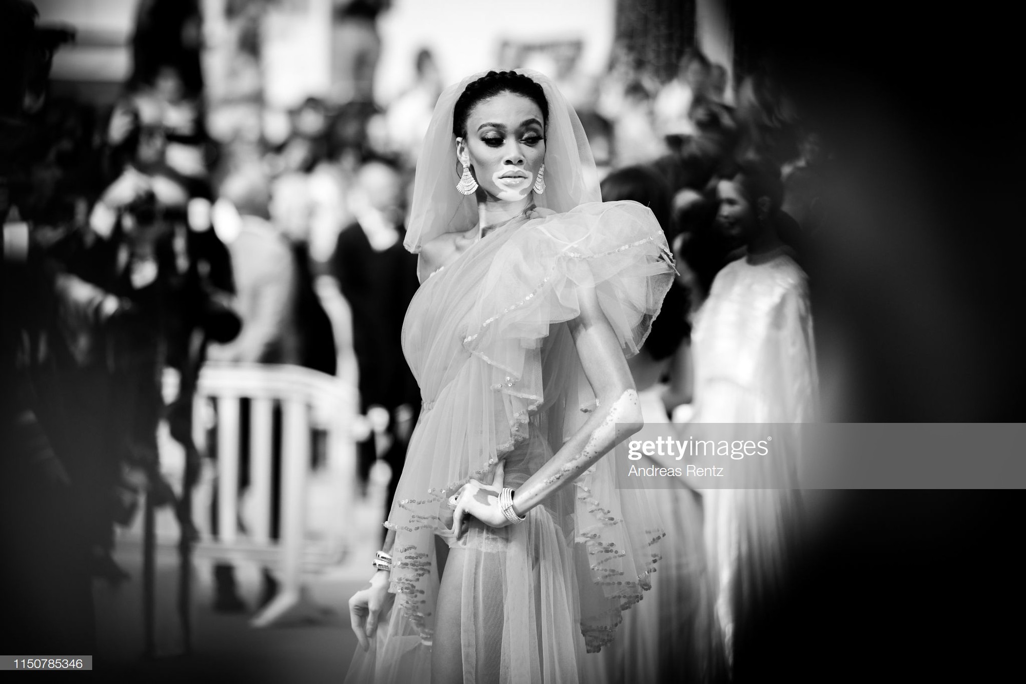 Top khoảnh khắc đắt giá nhất Cannes 2019: Dàn mỹ nhân 9X bất ngờ chiếm đa số, Selena và cặp đôi Brooklyn ấn tượng mạnh - Ảnh 20. Top khoảnh khắc đắt giá nhất Cannes 2019: Dàn mỹ nhân 9X bất ngờ chiếm đa số, Selena và cặp đôi Brooklyn ấn tượng mạnh - Ảnh 20.