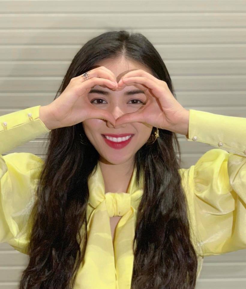 Dăm bữa lại pose ảnh lầy, Phương Ly được fan phong luôn danh hiệu cô gái vàng trong làng bám trend - Ảnh 11. Dăm bữa lại pose ảnh lầy, Phương Ly được fan phong luôn danh hiệu cô gái vàng trong làng bám trend - Ảnh 11.