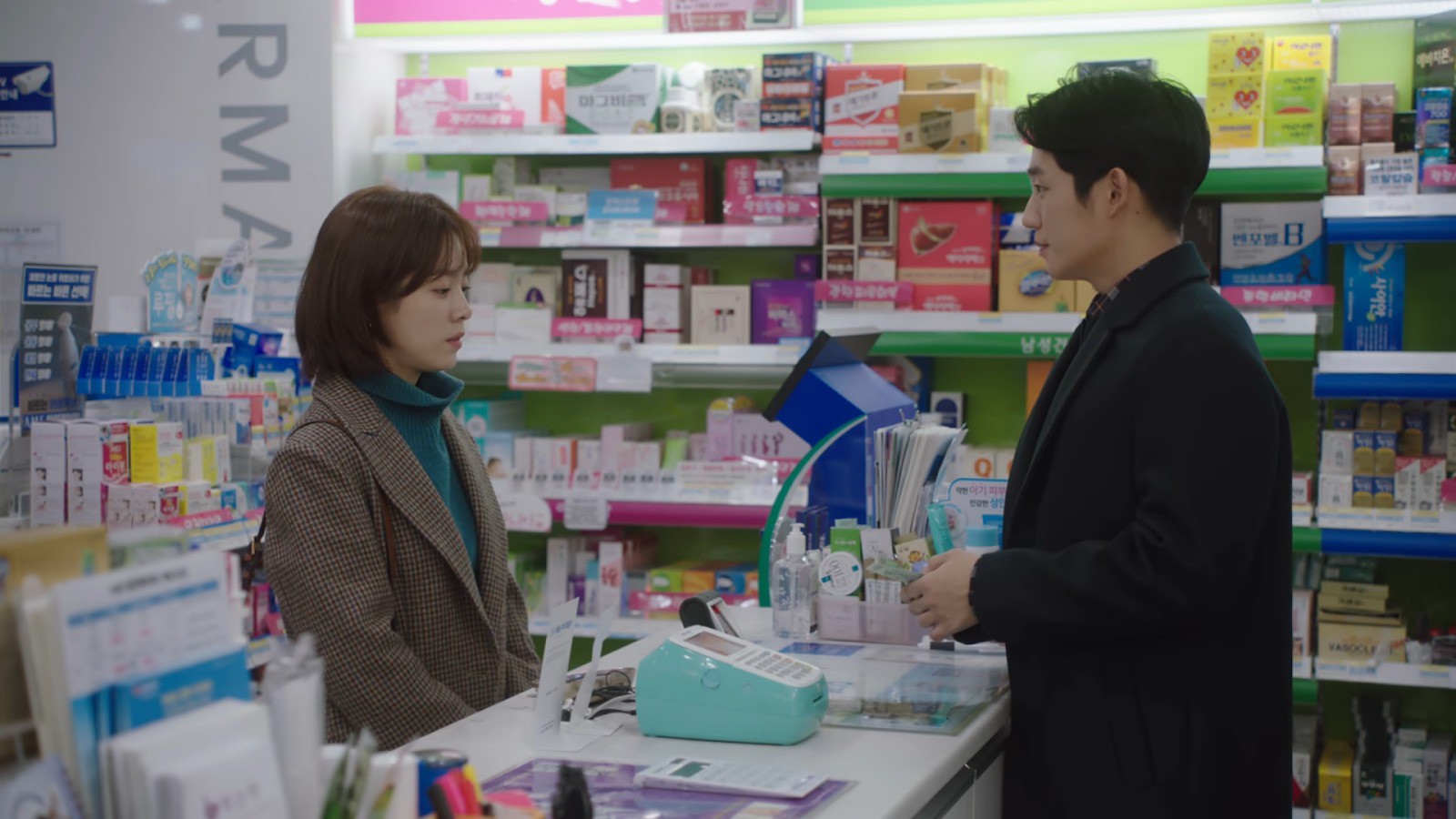 Spring Night của Jung Hae In và Han Ji Min: Liệu có là phiên bản thoát khỏi lối mòn của Pretty Noona Who Buys Me Food? - Ảnh 4. Spring Night của Jung Hae In và Han Ji Min: Liệu có là phiên bản thoát khỏi lối mòn của Pretty Noona Who Buys Me Food? - Ảnh 4.