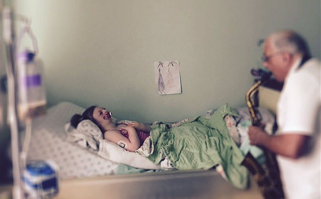 B&eacute; g&aacute;i từng bị miệt thị c&ocirc;ng khai v&igrave; diện mạo khiếm khuyết g&acirc;y x&uacute;c động MXH, tr&uacute;t hơi thở cuối c&ugrave;ng ở tuổi l&ecirc;n 10 - Ảnh 4.