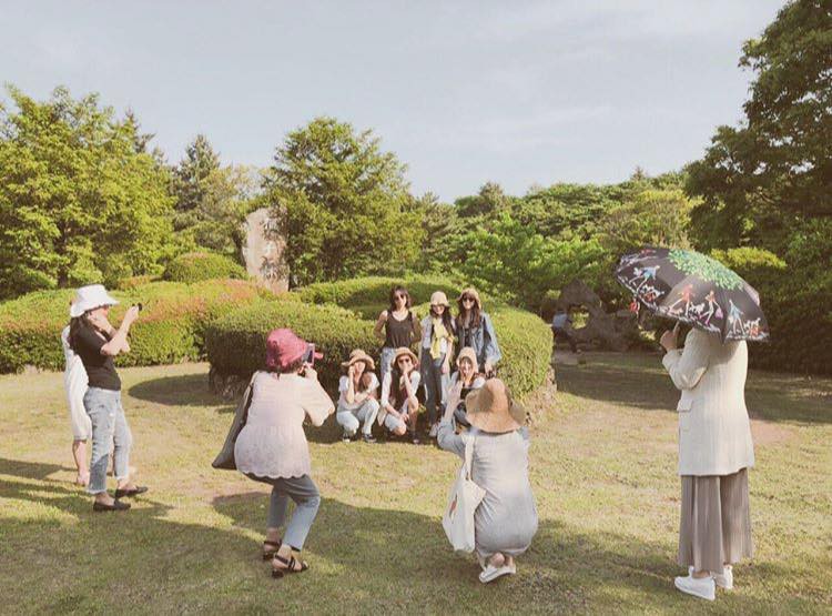Bộ ảnh đẹp nhất hôm nay: Gong Hyo Jin, Son Dam Bi và hội bạn thân toàn mỹ nhân rủ các mẹ đi du lịch, sống ảo như ai - Ảnh 8.
