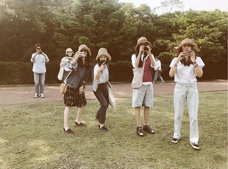 Bộ ảnh đẹp nhất hôm nay: Gong Hyo Jin, Son Dam Bi và hội bạn thân toàn mỹ nhân rủ các mẹ đi du lịch, sống ảo như ai - Ảnh 9.