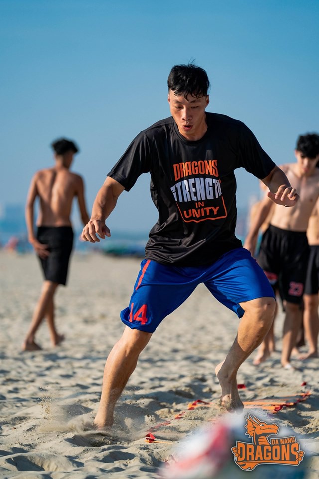 Lộ ảnh tập luyện trên biển của team bóng rổ Danang Dragons khiến chị em đổ gục rầm rầm - Ảnh 8.