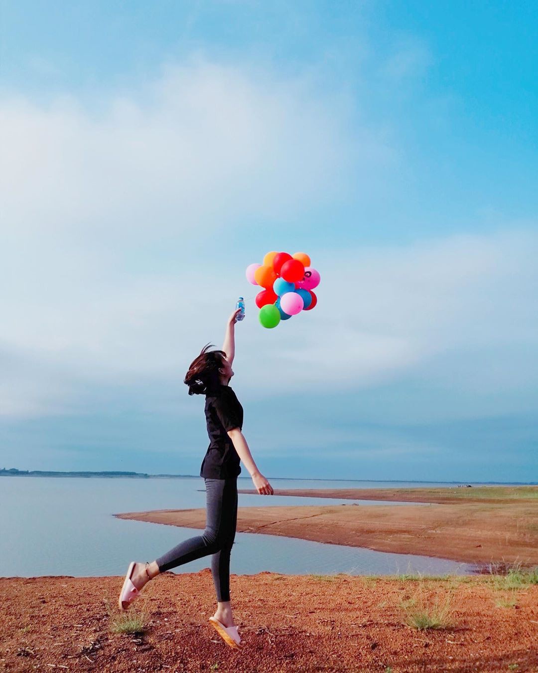 Ngắm nhìn Hồ Trị An, địa điểm xuất hiện trong MV đình đám của Min và Đen Vâu mới thấy: Chỗ này chill phết! - Ảnh 32. Ngắm nhìn Hồ Trị An, địa điểm xuất hiện trong MV đình đám của Min và Đen Vâu mới thấy: Chỗ này chill phết! - Ảnh 32.