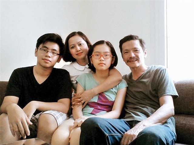 Gia đình giấu kín của ông bố quốc dân Trung Anh phim Về nhà đi con - Ảnh 5.