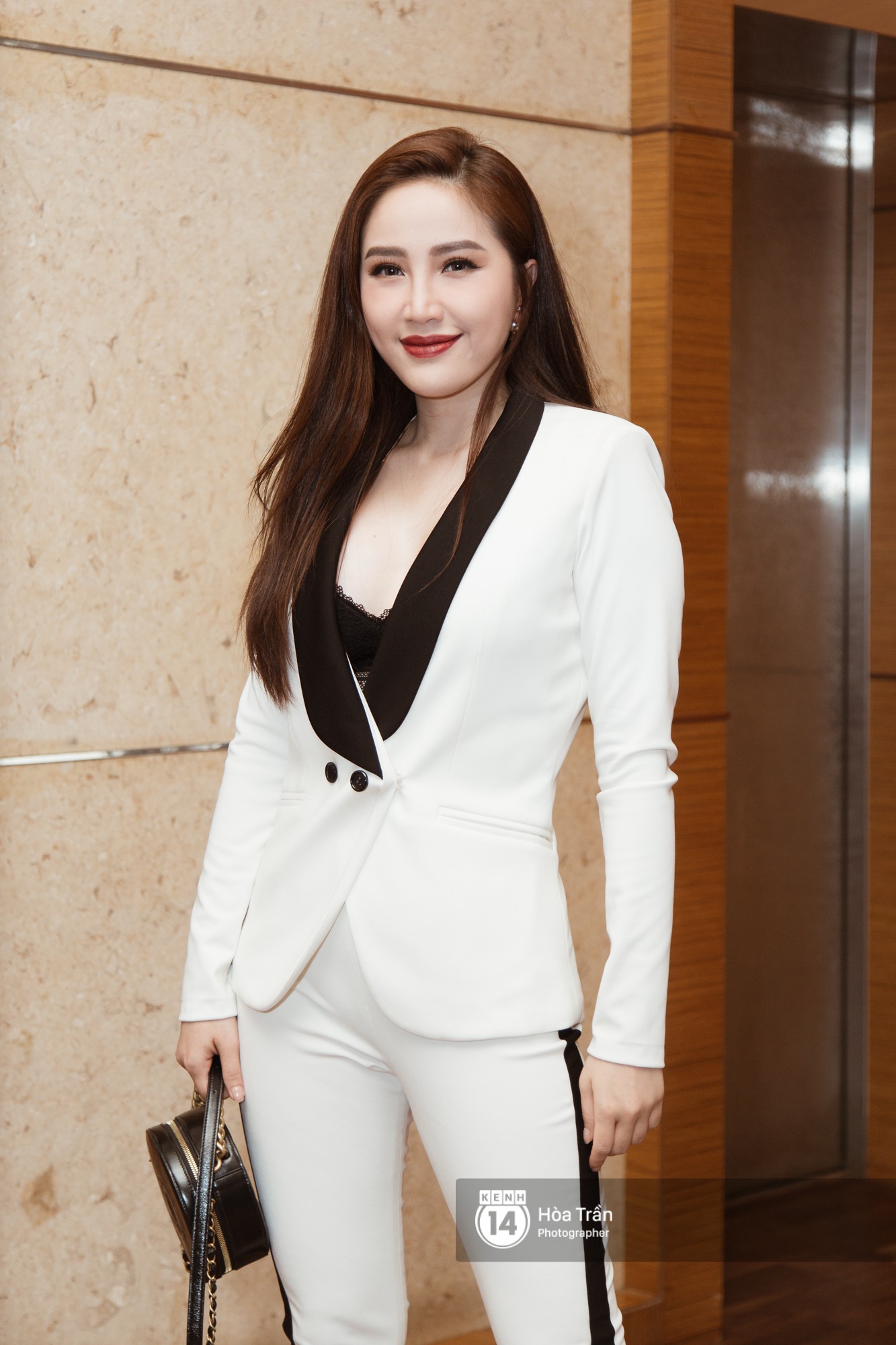 Sự kiện quy tụ dàn sao đình đám Vbiz hôm nay: Nhã Phương kín đáo sánh đôi bên Trường Giang, Chi Pu hờ hững khoe vai trần gợi cảm - Ảnh 8. Sự kiện quy tụ dàn sao đình đám Vbiz hôm nay: Nhã Phương kín đáo sánh đôi bên Trường Giang, Chi Pu hờ hững khoe vai trần gợi cảm - Ảnh 8.