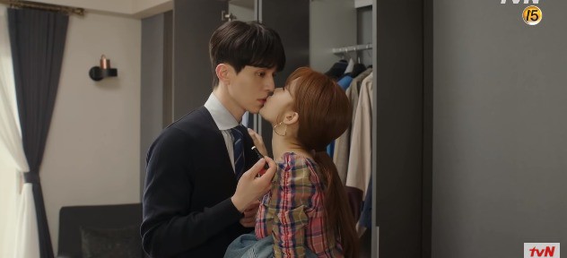 Học đòi Yoo In Na, Park Min Young triệu hồi nụ hôn son dưỡng đình đám trong tập mới nhất của Her Private Life! - Ảnh 7.