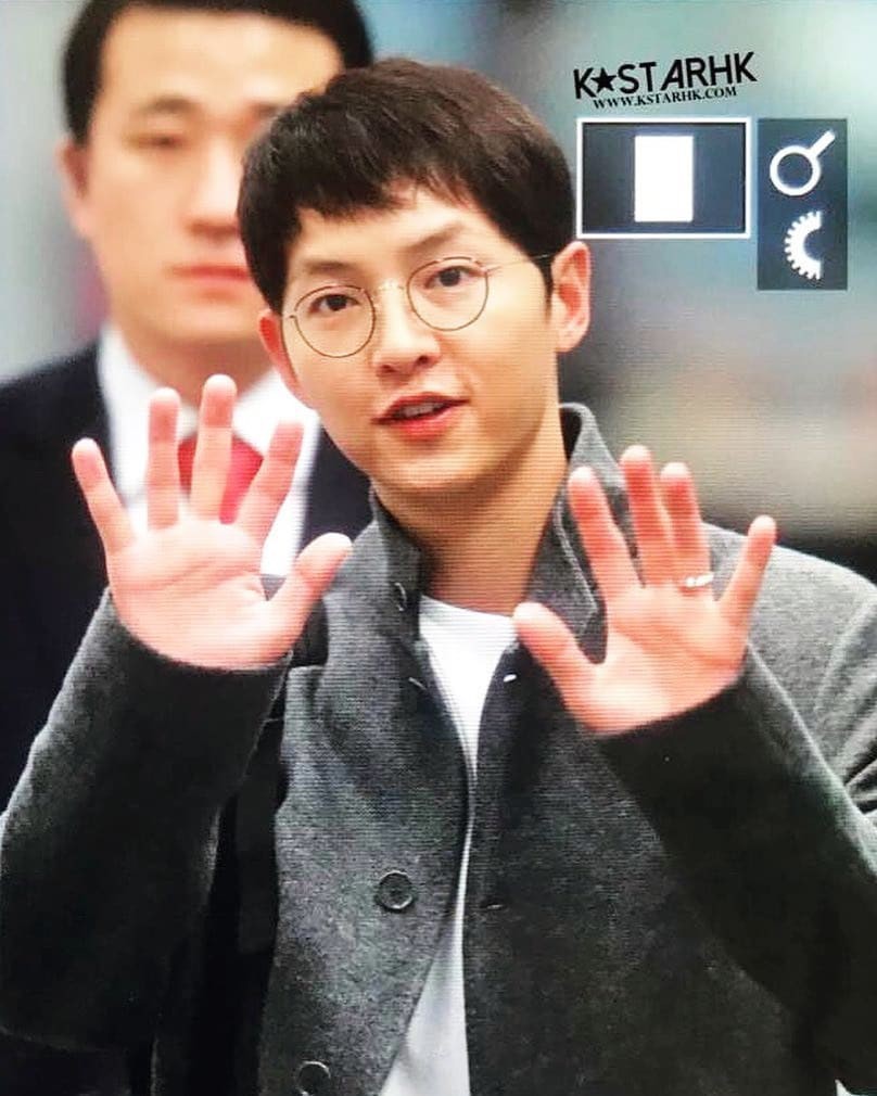 Lên cân xuống ký bất thường, Song Joong Ki lấy lại body 6 múi, bắp tay cuồn cuộn phát sốt lúc nào không hay - Ảnh 7. Lên cân xuống ký bất thường, Song Joong Ki lấy lại body 6 múi, bắp tay cuồn cuộn phát sốt lúc nào không hay - Ảnh 7.