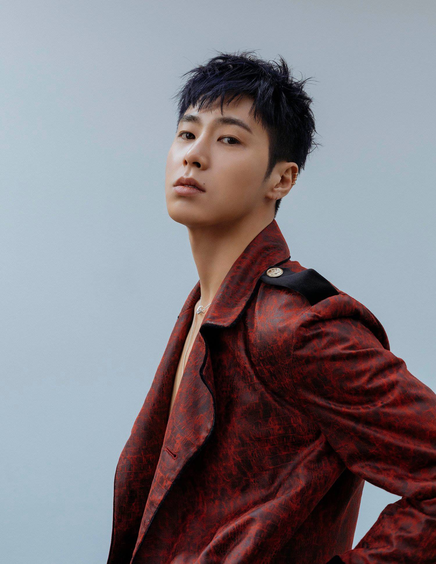 Sau 16 năm hoạt động, cuối cùng vị thần Kpop của đảng nhiệt huyết cũng chịu debut solo rồi đây! - Ảnh 1. Sau 16 năm hoạt động, cuối cùng vị thần Kpop của đảng nhiệt huyết cũng chịu debut solo rồi đây! - Ảnh 1.