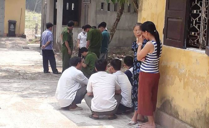 Nam công nhân tử vong bất thường khi đào thả ống thoát nước ven đường - Ảnh 2. Nam công nhân tử vong bất thường khi đào thả ống thoát nước ven đường - Ảnh 2.