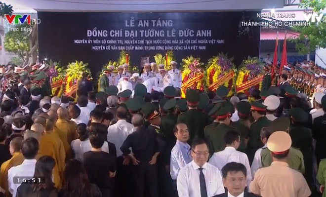 Lễ an táng cố Chủ tịch nước Lê Đức Anh ở TP Hồ Chí Minh - Ảnh 13. Lễ an táng cố Chủ tịch nước Lê Đức Anh ở TP Hồ Chí Minh - Ảnh 13.