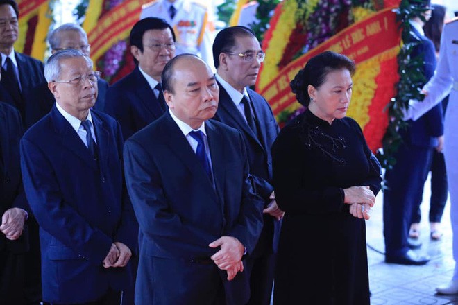 Lễ viếng cố Chủ tịch nước Lê Đức Anh - Ảnh 12. Lễ viếng cố Chủ tịch nước Lê Đức Anh - Ảnh 12.