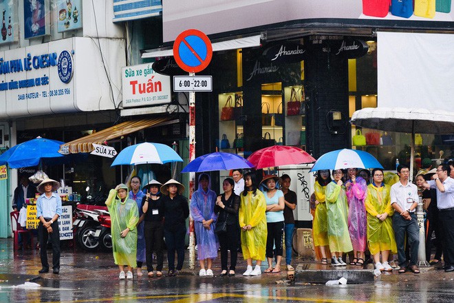 Lễ an táng cố Chủ tịch nước Lê Đức Anh ở TP Hồ Chí Minh - Ảnh 32. Lễ an táng cố Chủ tịch nước Lê Đức Anh ở TP Hồ Chí Minh - Ảnh 32.