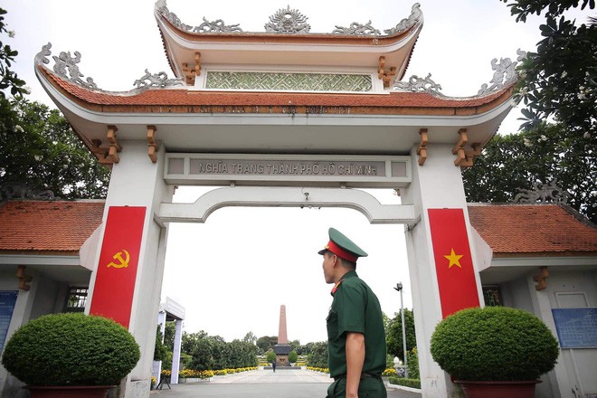 Lễ an táng cố Chủ tịch nước Lê Đức Anh ở TP Hồ Chí Minh - Ảnh 36. Lễ an táng cố Chủ tịch nước Lê Đức Anh ở TP Hồ Chí Minh - Ảnh 36.