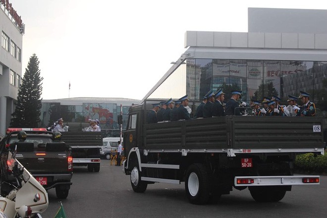 Lễ an táng cố Chủ tịch nước Lê Đức Anh ở TP Hồ Chí Minh - Ảnh 40. Lễ an táng cố Chủ tịch nước Lê Đức Anh ở TP Hồ Chí Minh - Ảnh 40.