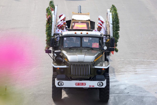 Lễ an táng cố Chủ tịch nước Lê Đức Anh ở TP Hồ Chí Minh - Ảnh 42. Lễ an táng cố Chủ tịch nước Lê Đức Anh ở TP Hồ Chí Minh - Ảnh 42.