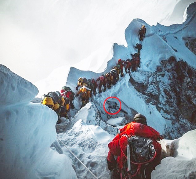 Tắc đường ở Everest: Ký ức kinh hoàng đầy ám ảnh của cô gái trở về từ cõi chết và những mặt tối đáng sợ bị bóc trần - Ảnh 5.