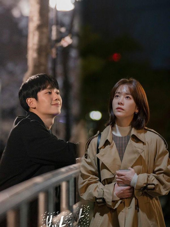 3 lí do khiến One Spring Night hot hơn Chị Đẹp Mua Cơm: Son Ye Jin xách dép cho nữ chính ở lí do cuối cùng! - Ảnh 5. 3 lí do khiến One Spring Night hot hơn Chị Đẹp Mua Cơm: Son Ye Jin xách dép cho nữ chính ở lí do cuối cùng! - Ảnh 5.