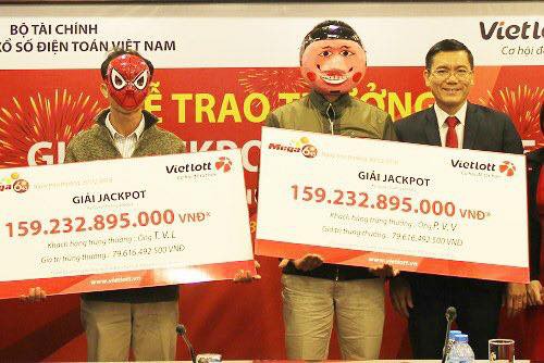 Bộ sưu tập những chiếc mặt nạ Vietlott đủ thể loại của chủ nh&acirc;n giải Jackpot trị gi&aacute; h&agrave;ng tỷ đồng - Ảnh 5.