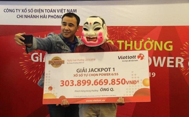 Bộ sưu tập những chiếc mặt nạ Vietlott đủ thể loại của chủ nhân giải Jackpot trị giá hàng tỷ đồng - Ảnh 2.