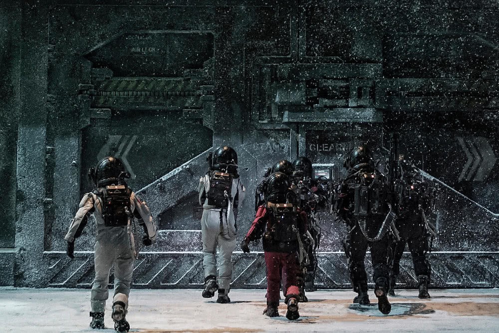 Lưu Lạc Địa Cầu:  Bom tấn ăn kh&aacute;ch nhất thế giới 2019 chỉ sau MARVEL, 10 điểm kỹ xảo 5 điểm nội dung - Ảnh 1.