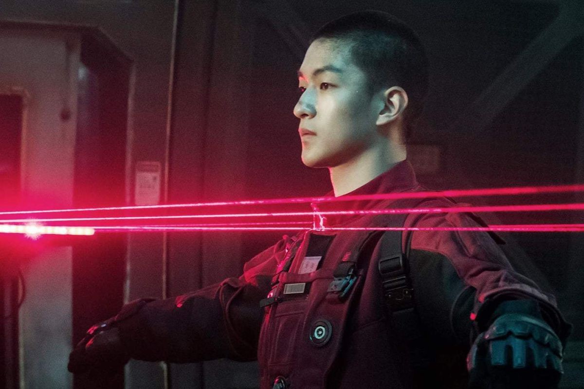 Lưu Lạc Địa Cầu:  Bom tấn ăn kh&aacute;ch nhất thế giới 2019 chỉ sau MARVEL, 10 điểm kỹ xảo 5 điểm nội dung - Ảnh 3.