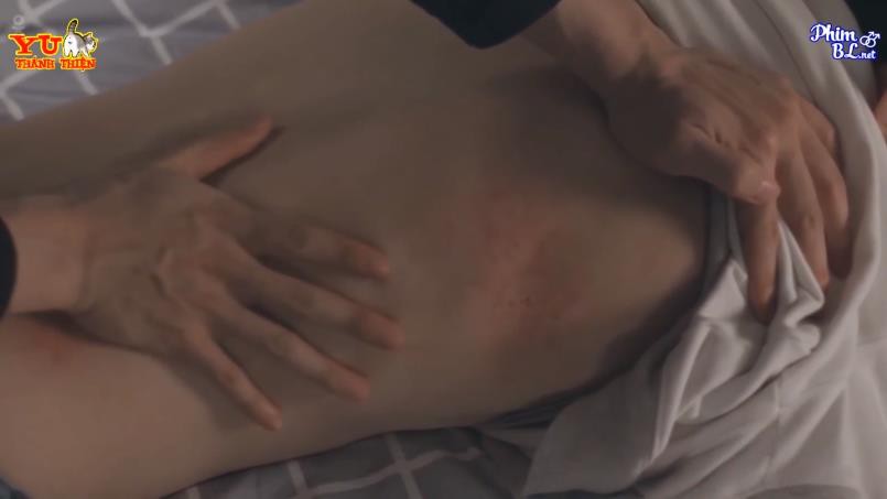 Dịu d&agrave;ng từ &aacute;nh mắt đến cử chỉ, trai đẹp HIStory 3 nửa đ&ecirc;m đ&egrave; nhau ra xức dầu - Ảnh 3.