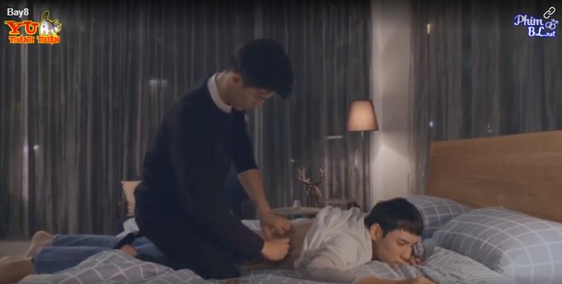 Dịu d&agrave;ng từ &aacute;nh mắt đến cử chỉ, trai đẹp HIStory 3 nửa đ&ecirc;m đ&egrave; nhau ra xức dầu - Ảnh 6.