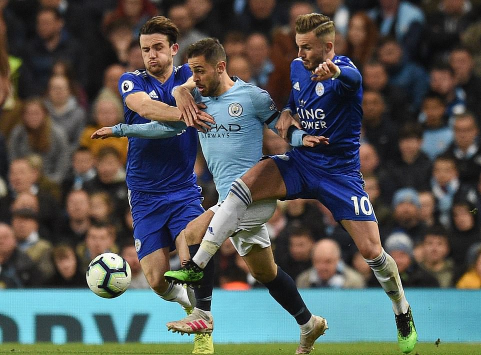 Trong lúc tưởng chừng tuyệt vọng nhất, Man City lại nắm chức vô địch Ngoại hạng Anh trong tay nhờ siêu phẩm nã đại bác của người mà không ai ngờ đến - Ảnh 6.