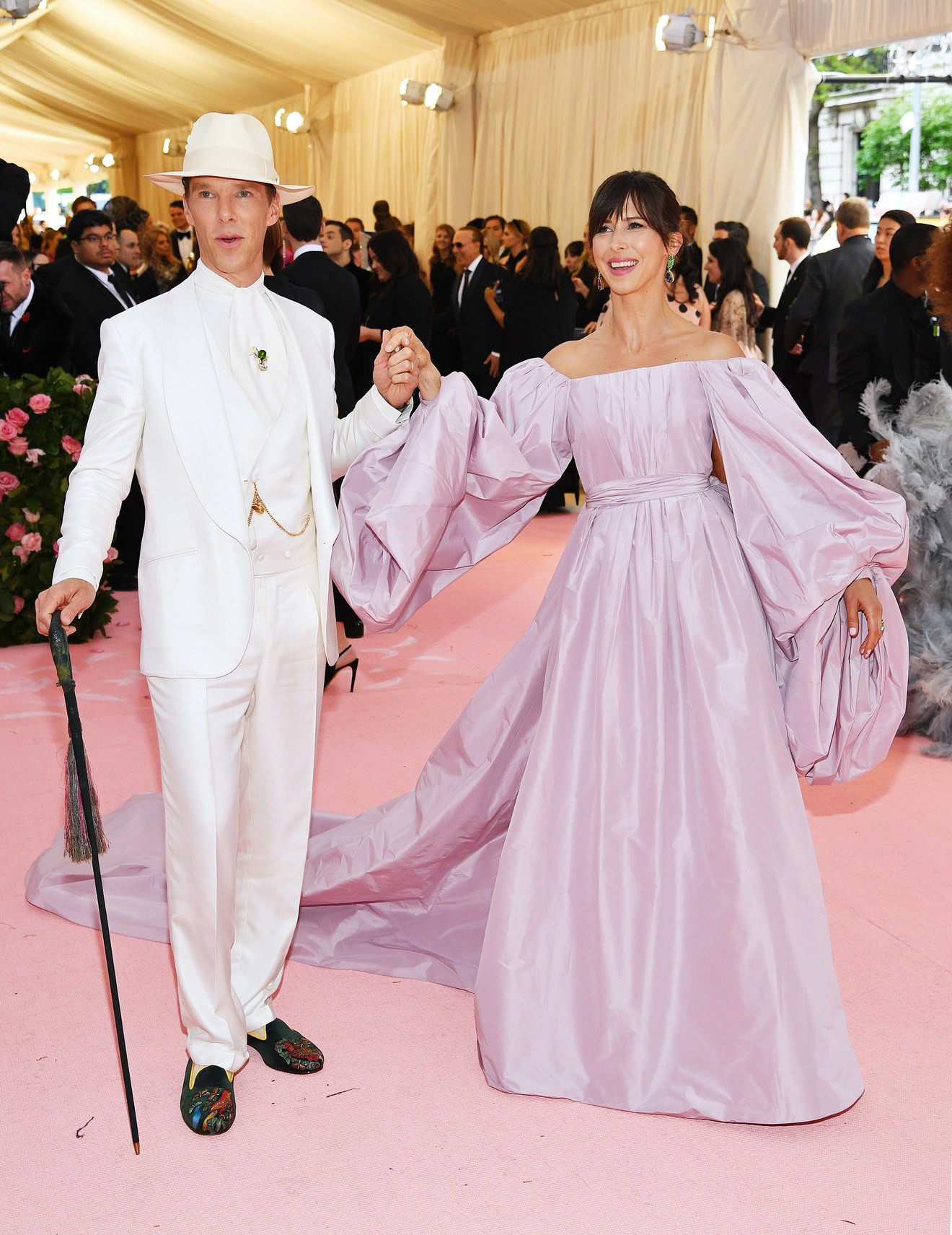 Met Gala 2019: Khó ai chơi lớn bằng Lady Gaga, Katy Perry hóa đèn chùm nhưng chặt chém không kém là nam nhân dát vàng nằm kiệu - Ảnh 49.