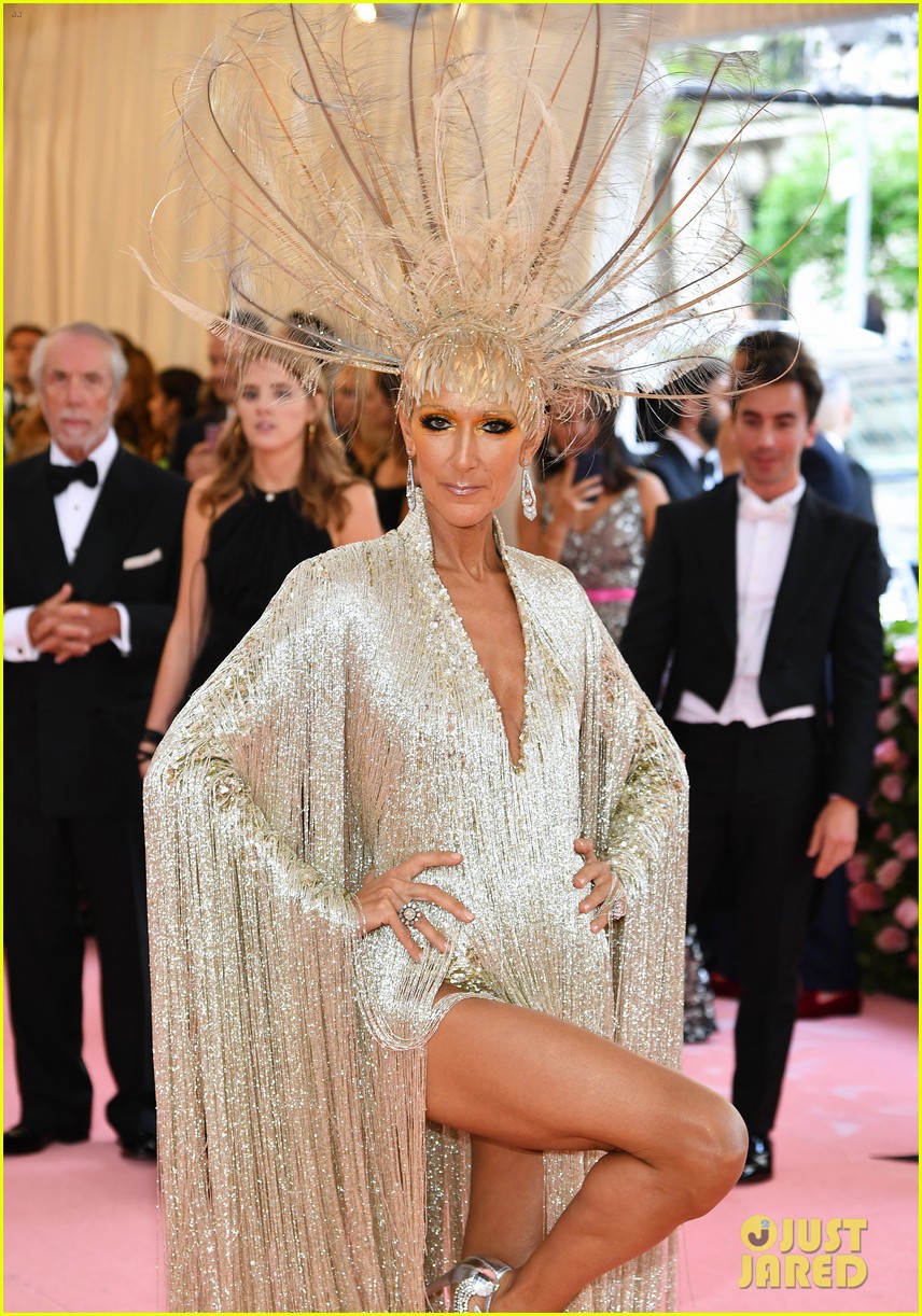 Celine Dion mặc váy đính vàng, tốn 3.000 giờ thực hiện và nặng gần 10kg: Bảo sao đẹp xuất sắc như bà hoàng tại Met Gala - Ảnh 7.
