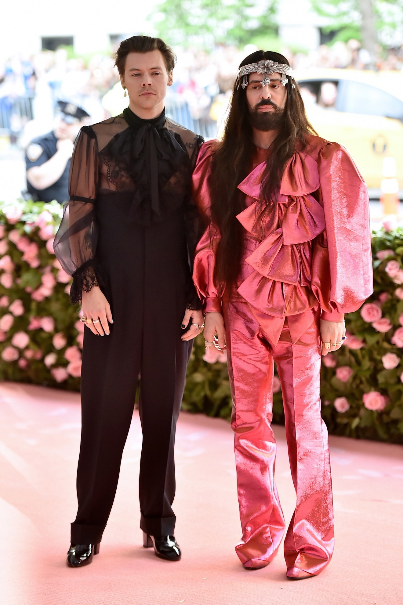 Met Gala 2019: Khó ai chơi lớn bằng Lady Gaga, Katy Perry hóa đèn chùm nhưng chặt chém không kém là nam nhân dát vàng nằm kiệu - Ảnh 65.