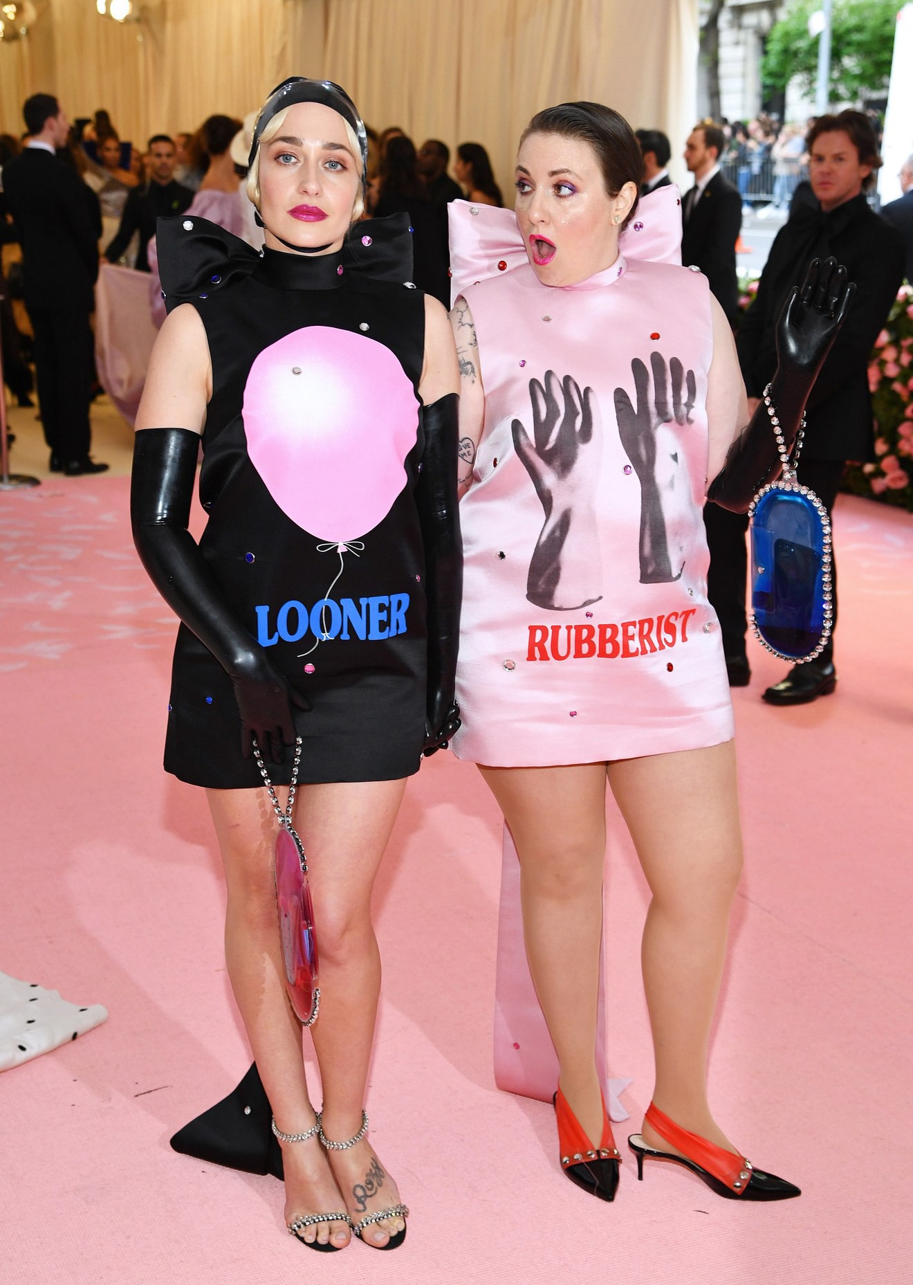 Met Gala 2019 (P2): Kylie và Kendall nổi nhất hội, Kim diện váy chảy nước ảo diệu nhưng bó nghẹt thở - Ảnh 10. Met Gala 2019 (P2): Kylie và Kendall nổi nhất hội, Kim diện váy chảy nước ảo diệu nhưng bó nghẹt thở - Ảnh 10.